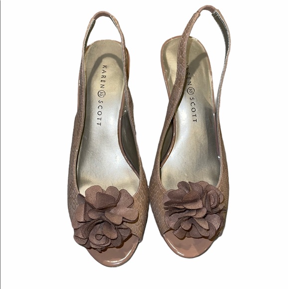 Karen Scott Shoes - Picture 2 of 4